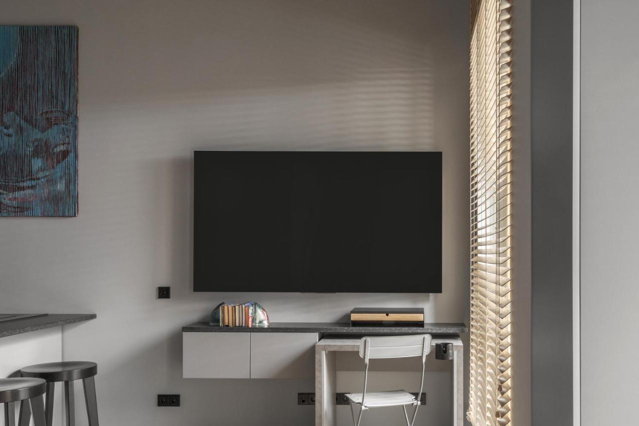 Ivis House Modern Apartment In Vilnius Old Town With Balcony Вильнюс Экстерьер фото