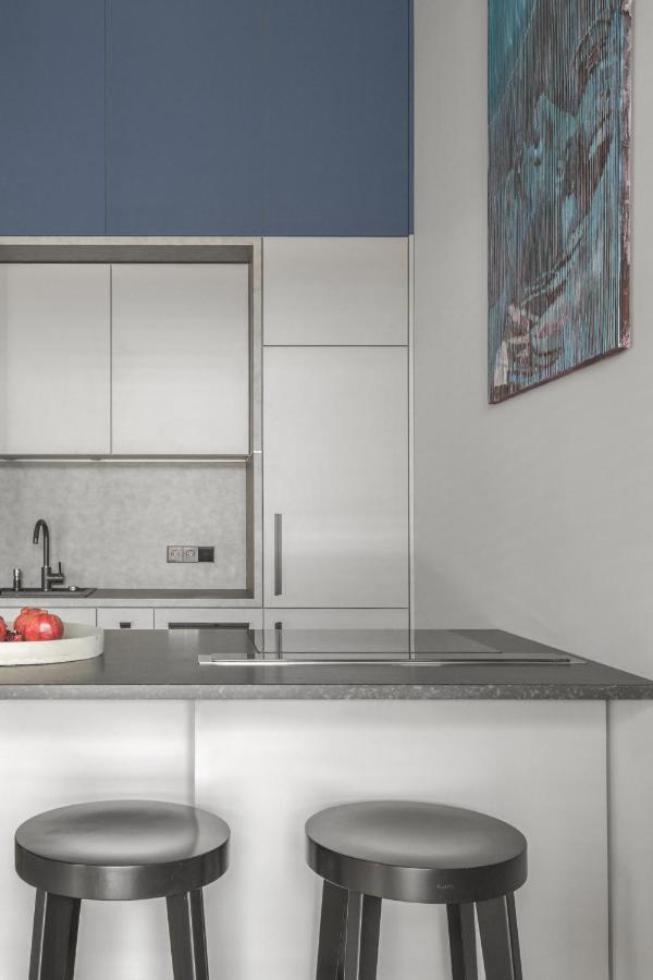 Ivis House Modern Apartment In Vilnius Old Town With Balcony Вильнюс Экстерьер фото