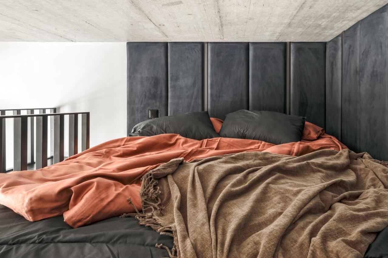Ivis House Modern Apartment In Vilnius Old Town With Balcony Вильнюс Экстерьер фото