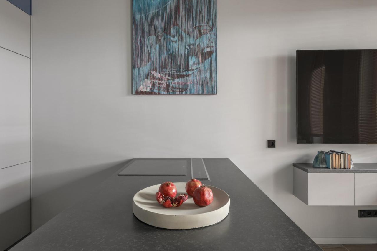 Ivis House Modern Apartment In Vilnius Old Town With Balcony Вильнюс Экстерьер фото