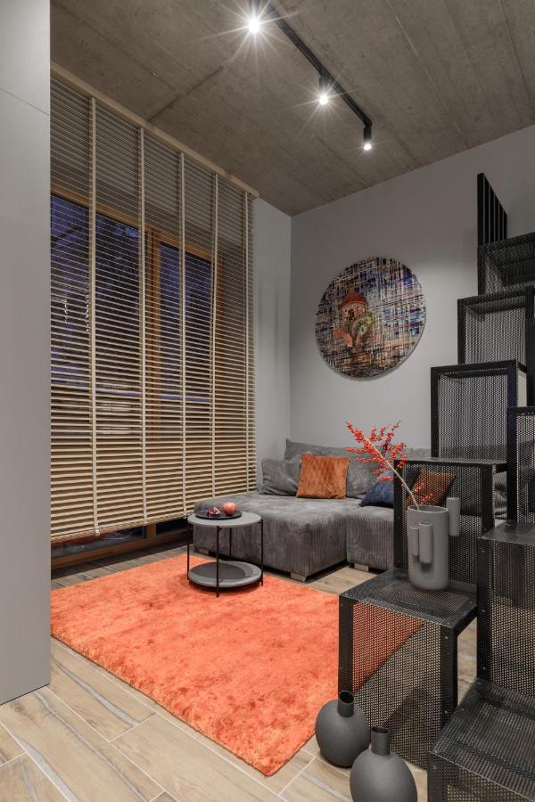 Ivis House Modern Apartment In Vilnius Old Town With Balcony Вильнюс Экстерьер фото