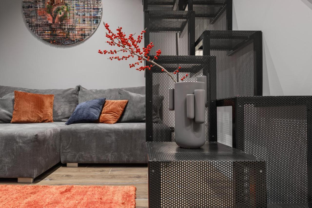 Ivis House Modern Apartment In Vilnius Old Town With Balcony Вильнюс Экстерьер фото