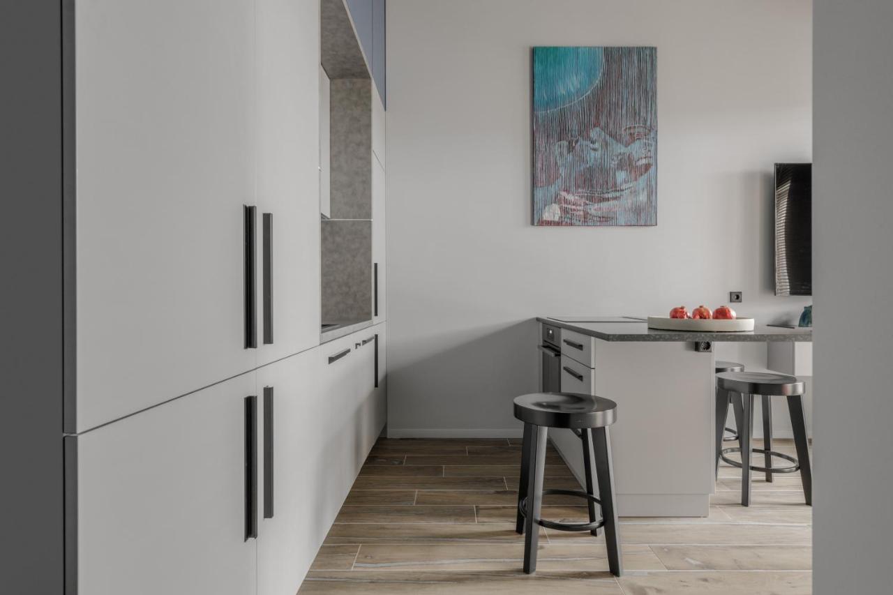 Ivis House Modern Apartment In Vilnius Old Town With Balcony Вильнюс Экстерьер фото